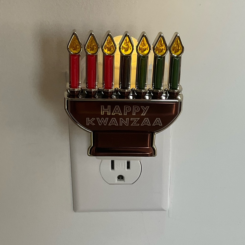 Bath and Body Works Kwanzaa Kinara Nightlight Wallflower Plug